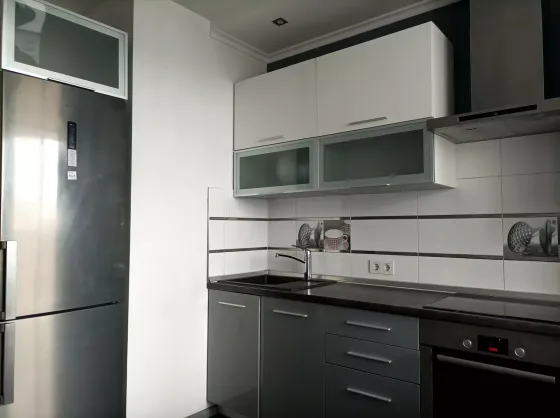 Оренда Квартира 1-кімнатна, 21/26 поверх на вул.Драгоманова, 6/1 Київ