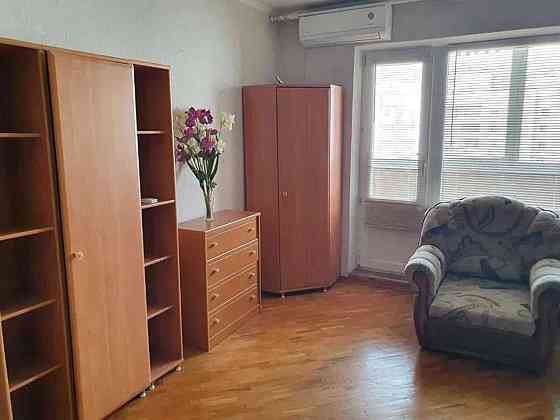 Оренда Квартира 3-кімнатна, 15/15 поверх на пр. Петра Григоренко, 3а Київ