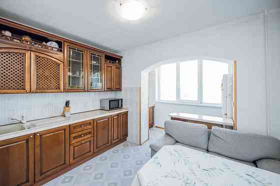 Продаж Квартира 3-кімнатна, 14/16 поверх на Рональда Рейгана вул., д. 26 Kiev