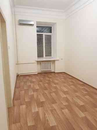 Оренда Квартира 3-кімнатна, 1/5 поверх на ул. Сечевых Стрельцов, 10 Київ