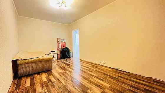 Продаж Квартира 3-кімнатна, 1/12 поверх на Заболотного Академіка вул., д. 88 Київ