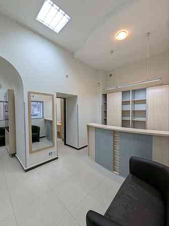 Оренда офісне приміщення на Шота Руставелі вул., 1 поверх - 2/5 Київ