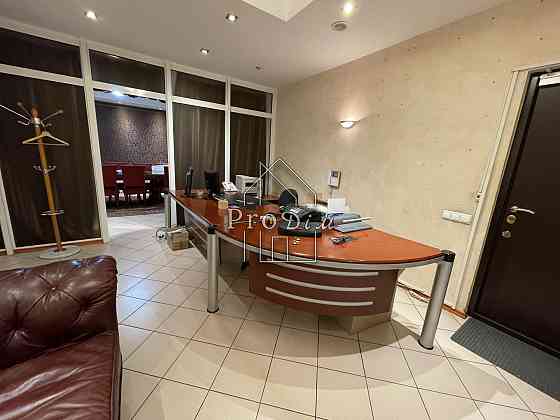 Оренда Будинок 4-кімнатний на Антоновича вул., 172 Kiev