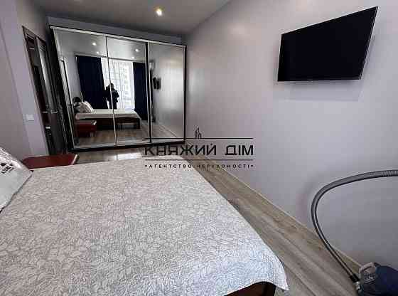 Оренда Квартира 1-кімнатна, 22/25 поверх на Зарічна Киев