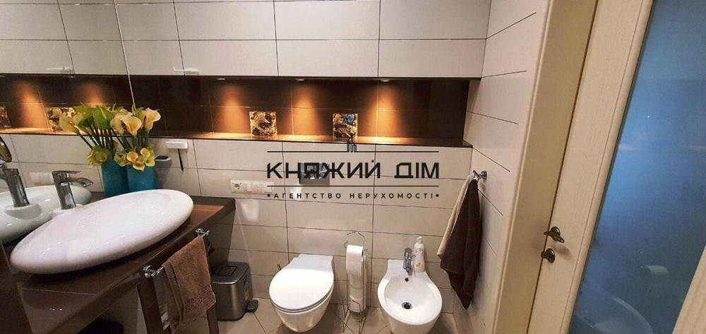 Продажа отличного таунхауса в с.Святопетровском. № 2210031  - фото 17