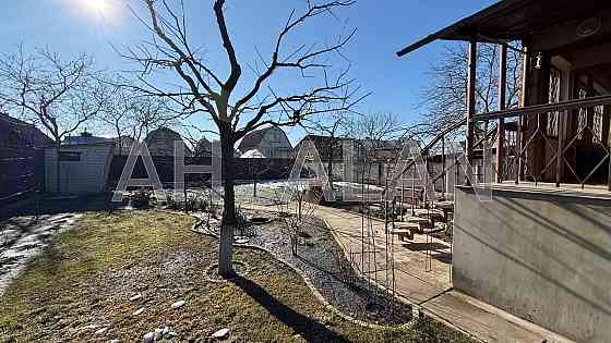 Оренда Будинок 3-кімнатний на вул. Садова 124-а Київ