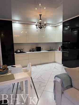 Продаж Квартира 3-кімнатна, 7/7 поверх на вул. Малоголосківська Львов