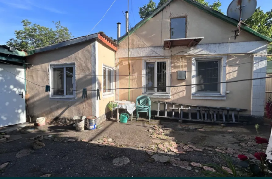 Продам  часть дома  в Малиновском районе Одесса