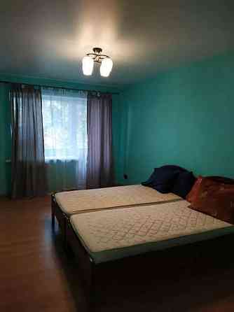 Оренда Квартира 2-кімнатна, 4/5 поверх на Санаторная ул., 12 Київ