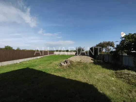 Продаж 2-поверховий Будинок з ділянкою 8.5 сот 180 кв.м 4 кімн. на 8 березня Концово