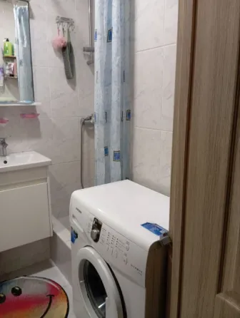 For sale 1-room Room 18.2 sq.m Воскресенский проспект 15В Kiev
