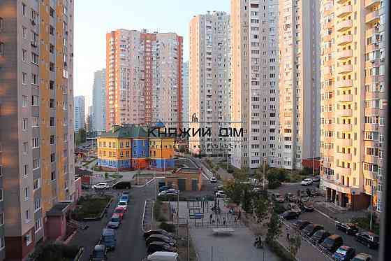 Продаж 3 кімнатної квартири ЖК Молодіжний квартал м. Осокорки Київ