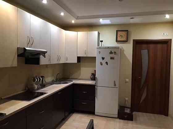 Оренда Квартира 3-кімнатна, 2/16 поверх на ул. Бориспольская, 12 Київ