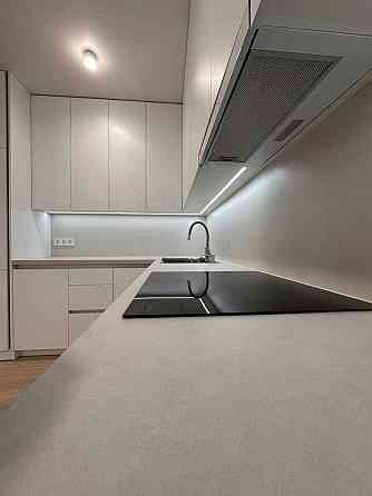 Продаж Квартира 1-кімнатна, 24/25 поверх на Олександра Олеся вул., д. 8/17 Київ