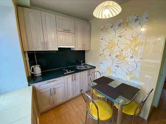 Оренда Квартира 1-кімнатна, 2/9 поверх на Лаврська, 4 Київ