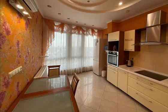 Оренда Квартира 2-кімнатна, 14/16 поверх на Фонтанская дорога ул., 16/8 Одеса