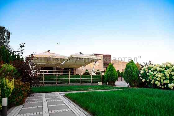 Оренда Будинок 10-кімнатний на Братиславська вул., 52 Київ