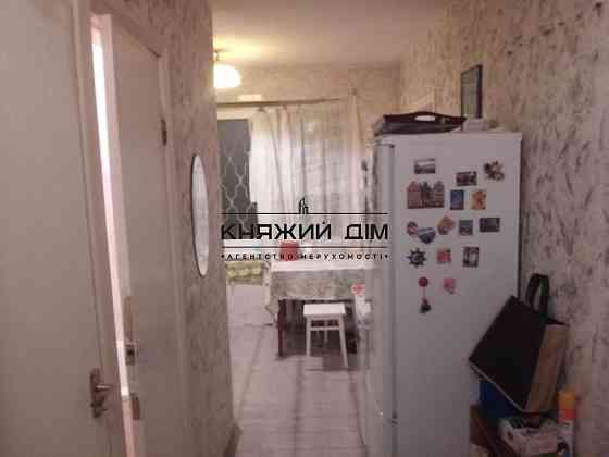 Оренда Квартира 3-кімнатна, 12/12 поверх на Малышко Андрея ул. Киев