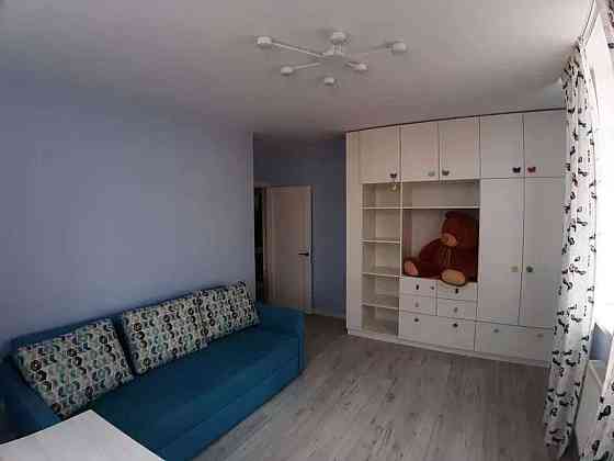 Оренда Квартира 3-кімнатна, 22/25 поверх на ул. Елены Пчилки Київ