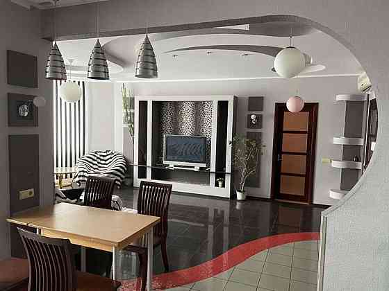 Оренда Квартира 2-кімнатна, 11/11 поверх на пр. Николая Бажана Kiev