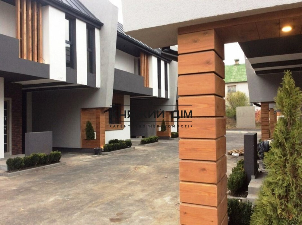 Продажа 2-х этажного таунхауса в КГ Калифорния с. Гатное. № 229516  - фото 2