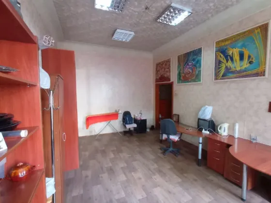 Продам простору 2-к квартиру біля парку Глоби, пр. Яворницького 101В, Центр Дніпро