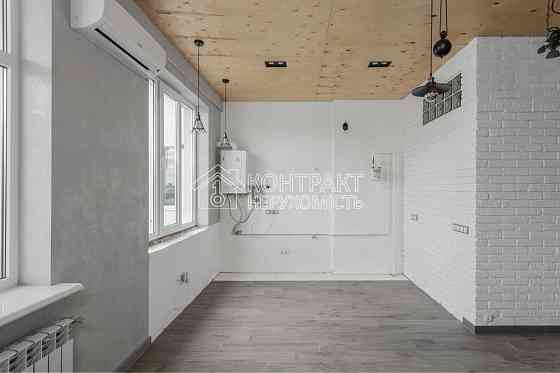 Продаж Квартира 3-кімнатна, 5/5 поверх на вул. Дмитрівська Kharkiv