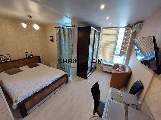 Оренда Квартира 1-кімнатна, 10/15 поверх на Воссоединения просп./Соборності просп. Kiev