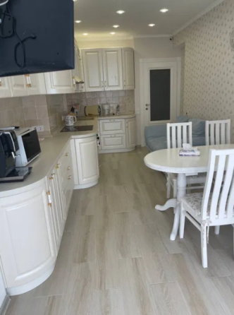 Двухкомнатная с ремонтом, новый дом. Одесса