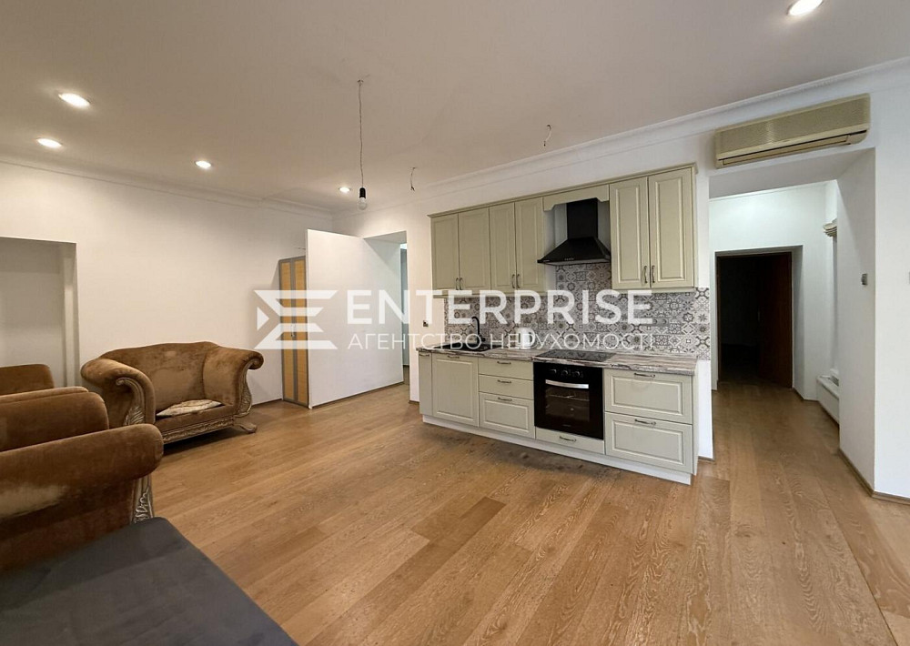 Оренда Квартира 3-кімнатна, 1/3 поверх на вул. Лютеранская Kiev - photo 1