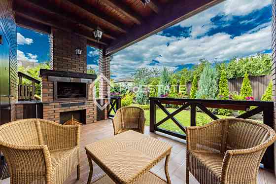 Продаж Будинок 6-кімнатний на вул. Садовая Киев