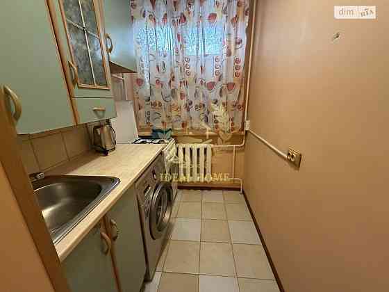 Продаж Квартира 1-кімнатна на Копыловская ул., 10А Київ