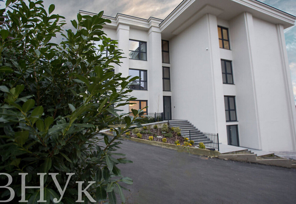 Продаж Квартира 3-кімнатна, 1/3 поверх Uzhhorod - photo 1