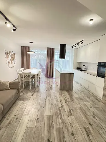 Продаж 4-поверховий   230 кв.м 6 кімн. на Румунська вулиця 30Г Чернівці - фото 15