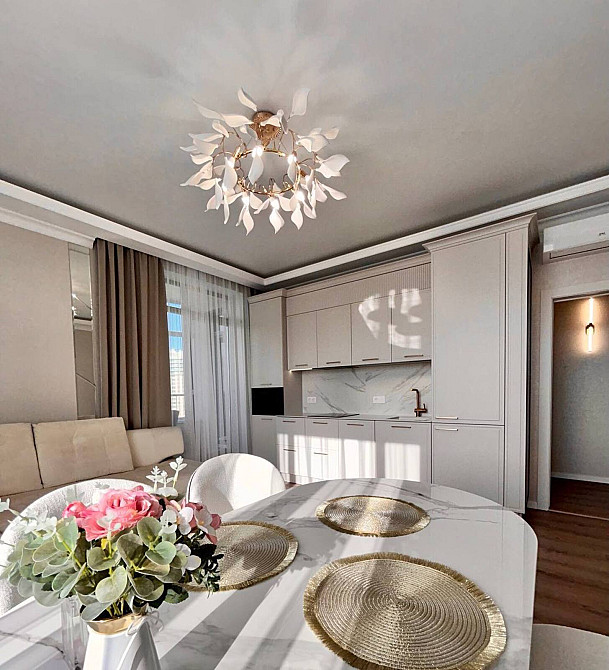 Оренда Квартира 3-кімнатна, 15/24 поверх на Генуэзская ул., 24 Одесса - изображение 1