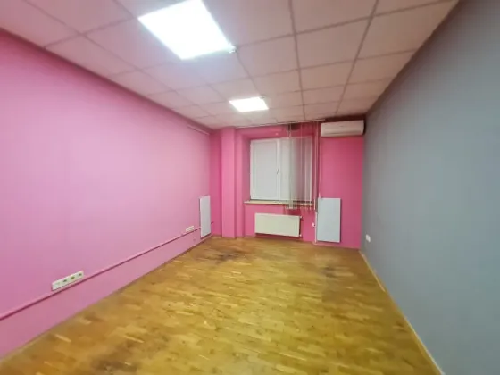 Здається Офісні приміщення площа 135 кв.м 1-й поверх Київ Проспект Володимира Івасюка 20Б Київ