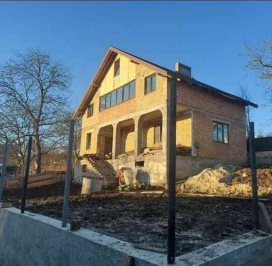 Продаж Будинок 5-кімнатний Запитів