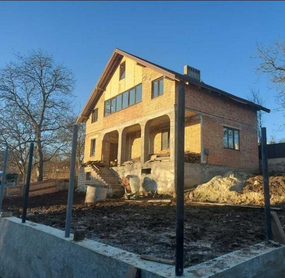 Продаж Будинок 5-кімнатний Запитов - изображение 1