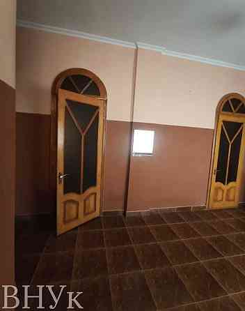 Продаж Квартира 3-кімнатна, 1/3 поверх на Шиптицького Чернівці