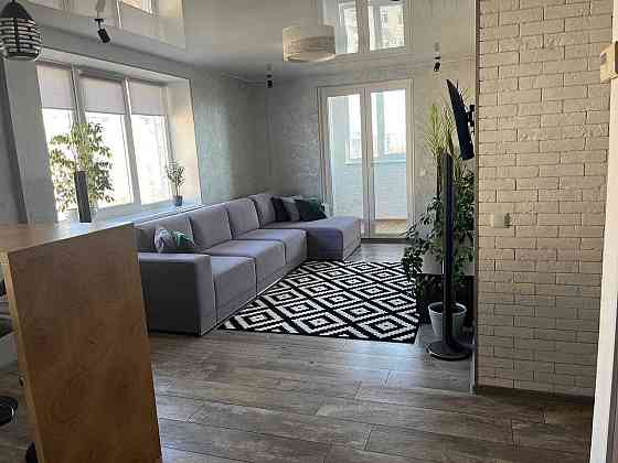 Продаж Квартира 3-кімнатна, 8/9 поверх на вул. перемоги Zhytomyr