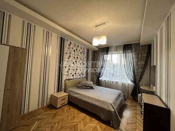 Продаж Квартира 3-кімнатна, 4/4 поверх на вул. Дарвіна Kharkiv