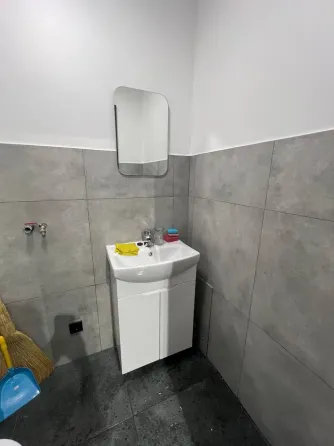 Здається Приміщення в житловому будинку площа 38.4 кв.м Івано-Франківськ Княгинин Івано-Франківськ