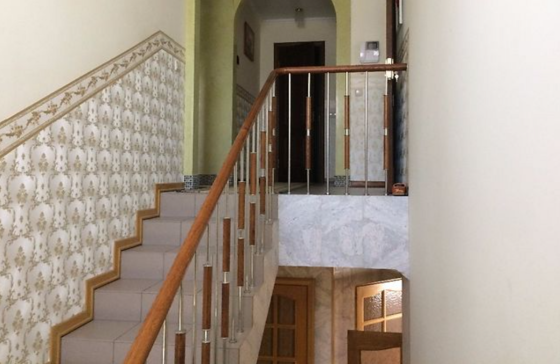Продаж 2 поверхового будинку веранда і ділянкою на 5 соток, 393 кв. м, 9 кімнат, на вул. Микулинецьк Тернопіль