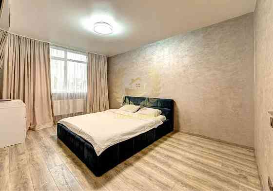 Продаж Квартира 2-кімнатна, 1/25 поверх на Воскресенская ул., 16А Київ