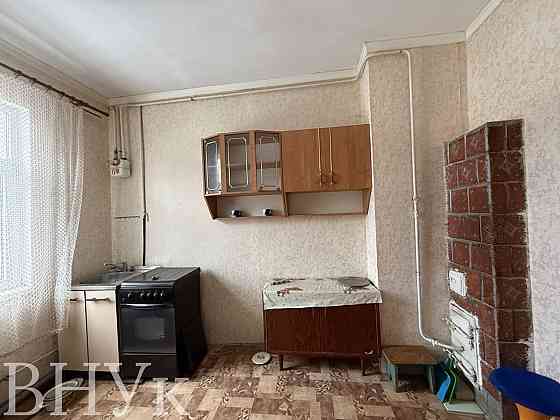 Продаж Квартира 1-кімнатна, 1/1 поверх на миру (район Ковельська) Луцк