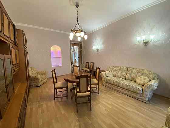 Продаж Квартира 4-кімнатна, 1/2 поверх на Сеченова пер., 5 Одеса