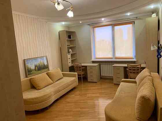 Оренда Квартира 3-кімнатна, 14/17 поверх на пр. Петра Григоренко, 28 Київ