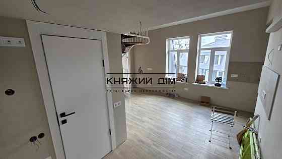 Продаж Квартира 3-кімнатна, 5/5 поверх на Тираспольская ул. Киев