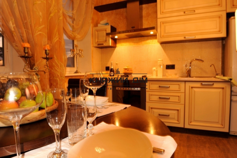 ЕСТЬ ГЕНЕРАТОР!!! Шикарный Дом в с. Святопетровское. Код объекта № 135640  - фото 7