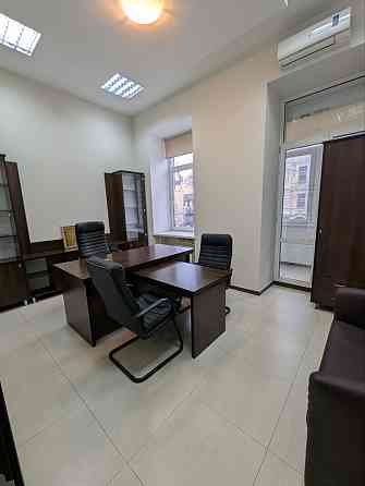 Оренда офісне приміщення на Шота Руставелі вул., 1 поверх - 2/5 Київ